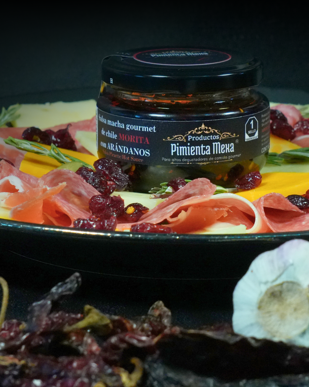 Salsa macha gourmet de chile morita con arándanos